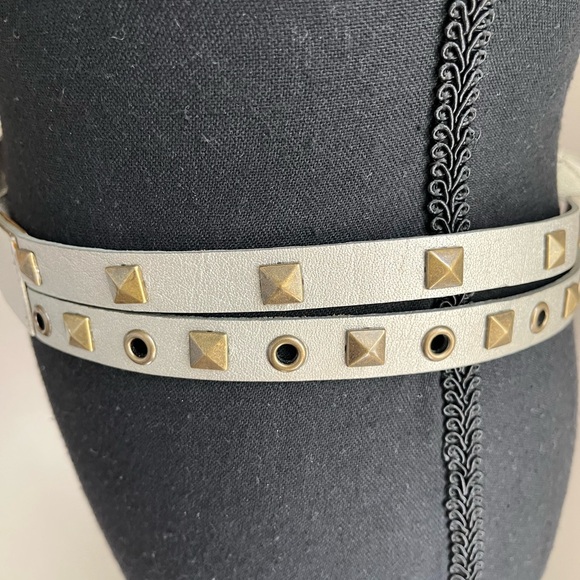 Hollister women’s leather double split studded belt silver/taupe Size M/L - Picture 2 of 8